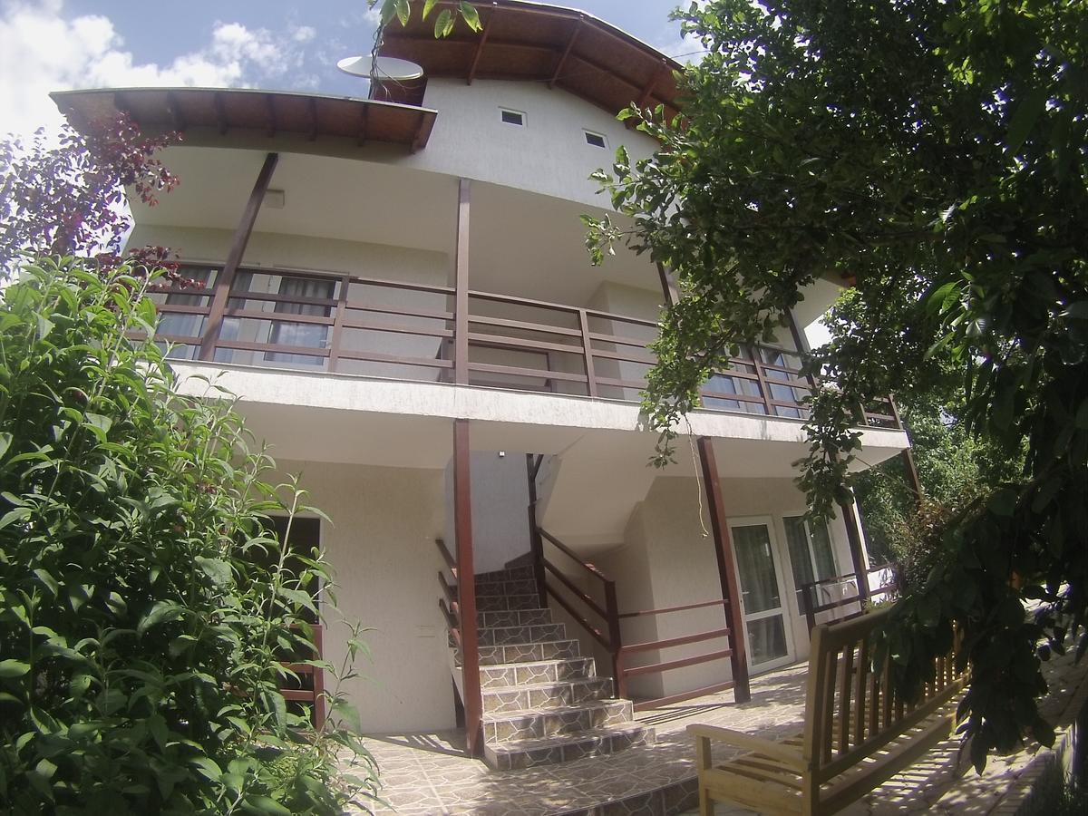 Guest House Leto Dolinka Zewnętrze zdjęcie