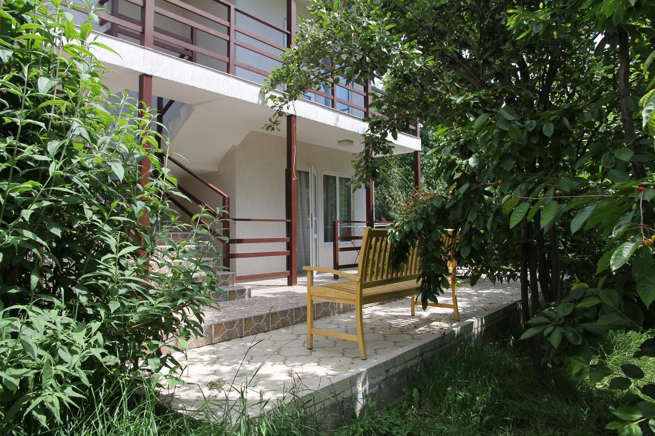 Guest House Leto Dolinka Zewnętrze zdjęcie